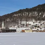 Gaestehaus Egender بيزاو