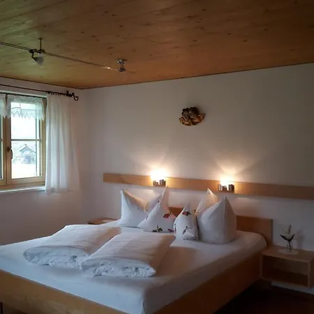 Апартаменты Gaestehaus Egender Безау